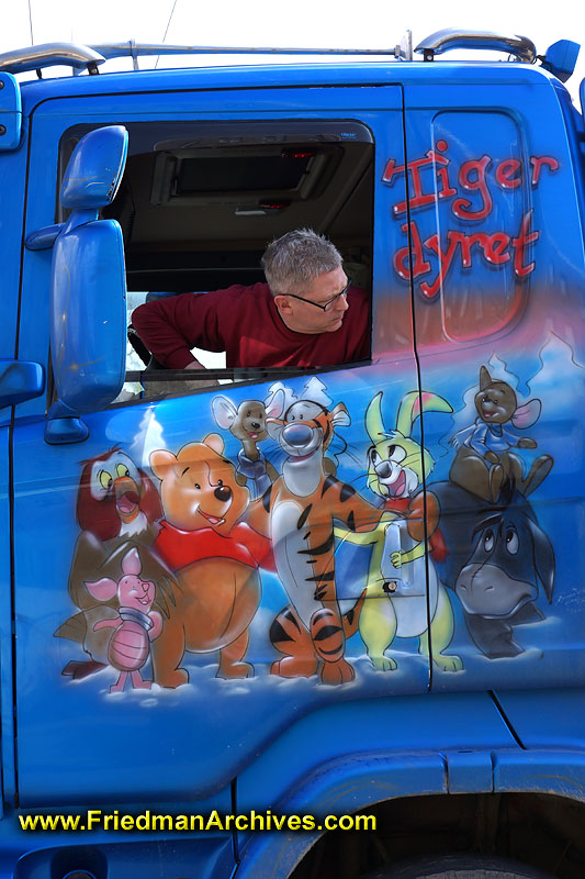 truck,car,art,painiting,paint,artwork,pooh,winnie the pooh,blue,truck driver,
