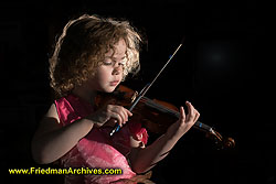 Olivia playing violin 2 DSC08355