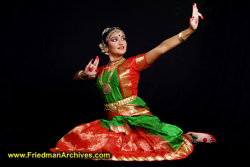 Bharatanatyam Portrait | Bharatanatyam poses, Indian dance costumes, Dance  photography poses