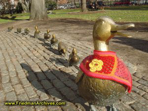 Make Way for Ducklings Statue(s)