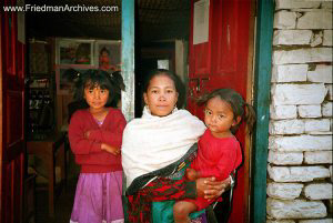 Nepal Images - Mother and Daughters
